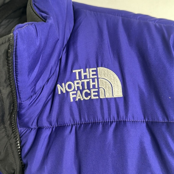 The north face woman purple puffer vest size Xsmall outdoors walking - Picture 3 of 11